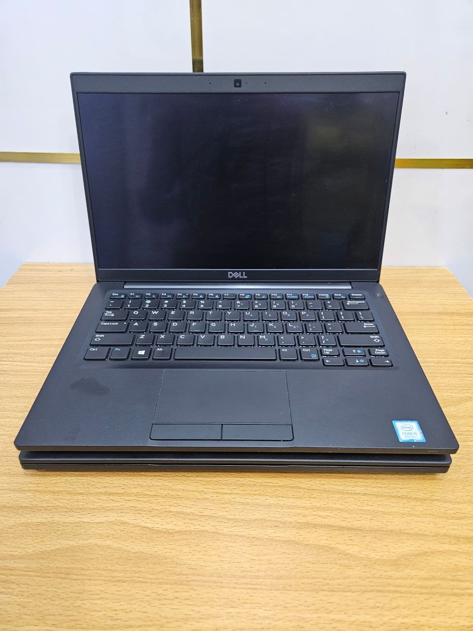 Dell Latitude 7490 14" FHD–Intel Core i7 8th Gen|16GB RAM|256GB SSD|Intel UHD 620|Backlit Keyboard|Windows 11| Includes Charger - Image 4